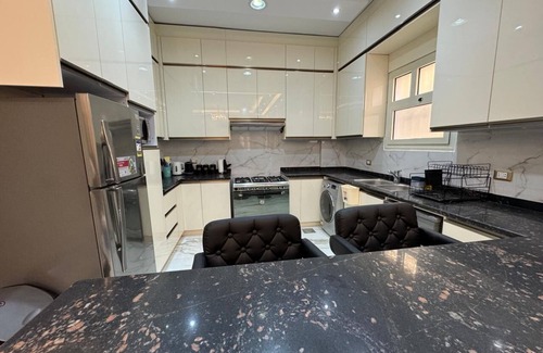 Cairo Apartment | Spacious 3-bedroom apartment with WiFi, AC in beautiful Cairo