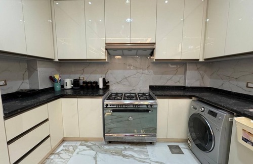 Cairo Apartment | Spacious 3-bedroom apartment with WiFi, AC in beautiful Cairo