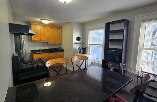 East Shore Apartment | Spacious 3-bedroom Beach House in welcoming New Haven, Close to Everything!