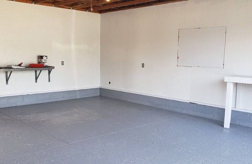 Coos Bay House | Spacious 3 bedroom close to salmon fishing and more!