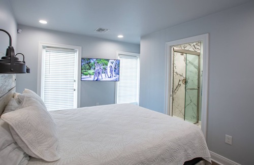 Metairie Condo | Spacious 3 bedroom Condo 15 Minutes to Downtown