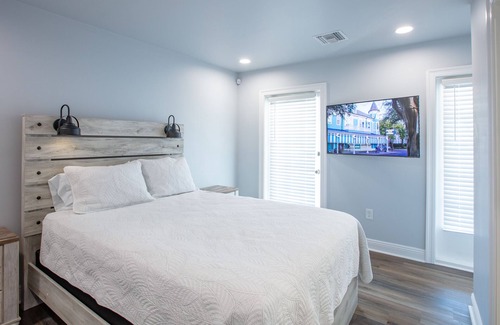 Metairie Condo | Spacious 3 bedroom Condo 15 Minutes to Downtown