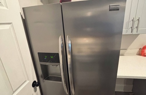 Kenner - Louis Armstrong International Airport Apartment | Spacious 3-bedroom corporate apartment with WiFi, AC in lovely Kenner