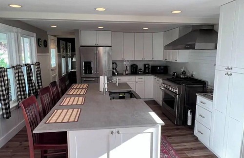 Penobscot Other | Spacious 3 bedroom farmhouse on the Blue Hill Peninsula