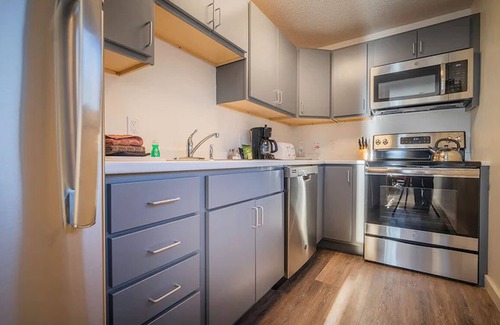 Stowe Area Apartment | Spacious 3-Bedroom Getaway with Fireside S'mores & Private Patio