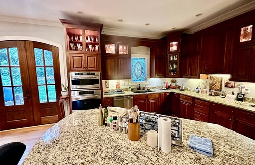 Belknap House | Spacious 3 bedroom home