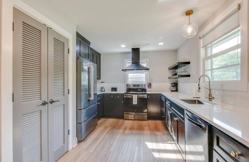 Franklin House | Spacious 3 Bedroom - Historic Franklin Quadplex