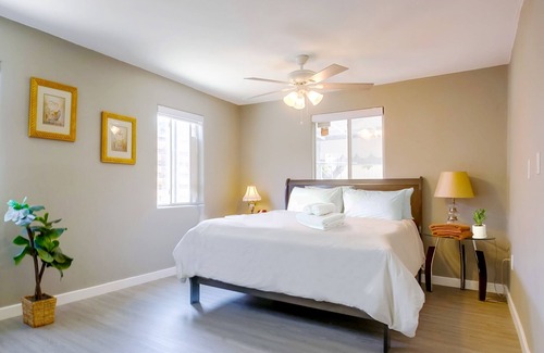 Bay Ho House | Spacious 3-Bedroom Home w Garage, Back Yard & Baby Crib. Available Now!