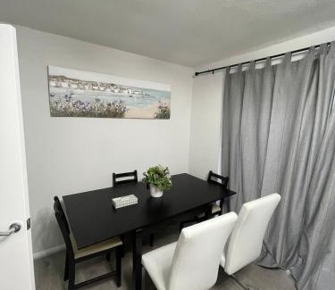Bletchley Apartment | Spacious 3 Bedroom Home in Bletchley