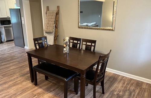 Pearl House | Spacious 3 bedroom home near Amphitheater/Baseball/shopping and much more