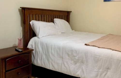Madison House | Spacious 3-bedroom house WiFi near Camp Randall in Madison