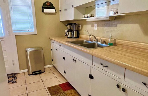 Roswell House | Spacious 3 bedroom Pet Friendly Home