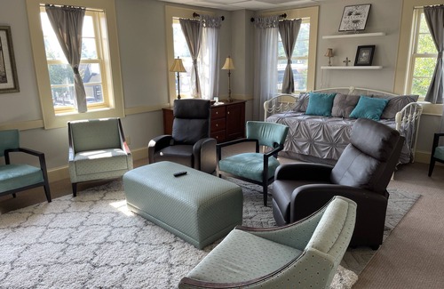 Toccoa House | Spacious 3 Bedroom Townhome in Downtown Toccoa, GA