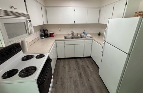 Bonney Lake Apartment | Spacious 3-bedroom apartment with WiFi, AC in enjoyable Bonney Lake