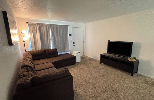 Bonney Lake Apartment | Spacious 3-bedroom apartment with WiFi, AC in enjoyable Bonney Lake