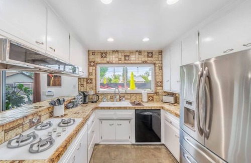 Warner Center House | Spacious 3 Bedroom Luxury Home With a Private Pool