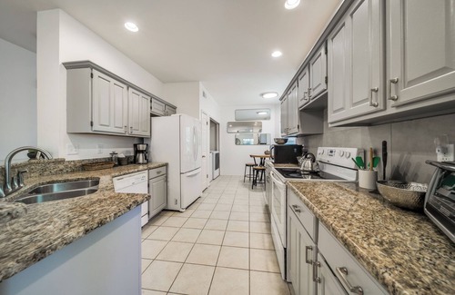 Stone Oak House | Spacious 3-Bedroom REMODELED Family Home in Stone Oak NEISD Shops Hospitals Golf