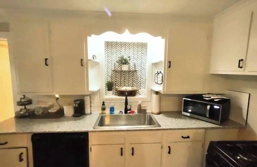 West Seneca Apartment | Spacious 3 bedroom apartment close to the City of