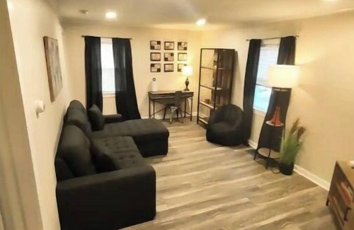 West Seneca Apartment | Spacious 3 bedroom apartment close to the City of