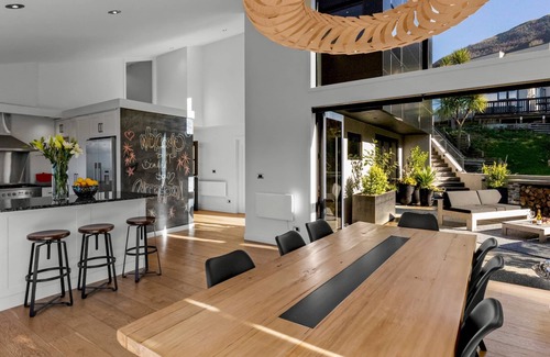 Fernhill House | Spacious 3-Bedroom Villa Close to Central Queenstown