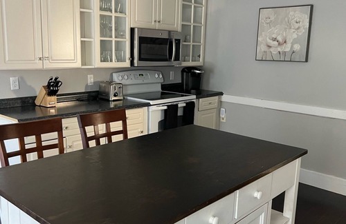 Portland Apartment | Spacious 3 BR in Portland's Libbytown!