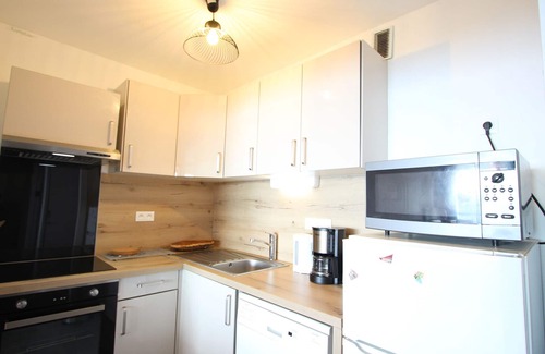 Chamrousse Apartment | Spacious 3-room apartment at the foot of the slopes with balcony