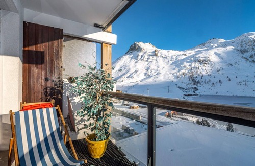 Tignes le Lac Apartment | Spacious 3-room apartment with balcony, close to slopes and shops, WIFI included