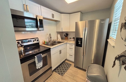 Bonita Shores Cottage | Spacious 3 Rooms 1.5 Mi 2 Beach On Gulf Access River W/Dock Close 2 Everything