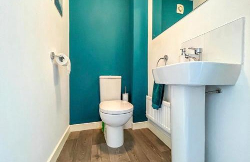 Hetton-le-Hole House | Spacious 3-Storey Home from Home in Hetton le Hole