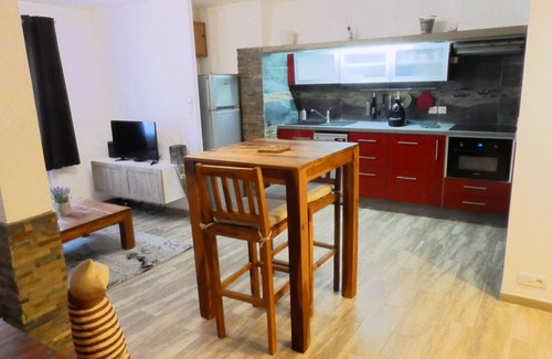 Antibes Old Town Apartment | spacious 35 m2 air-conditioned studio is ideally located in the centre