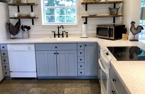 Spencer Other | Spacious 3B/2.5B Farmhouse located just minutes to Fall Creek Falls State Park!n