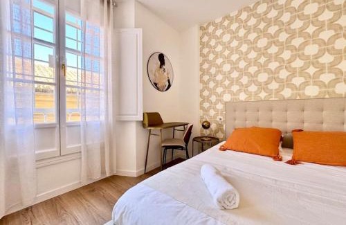 Perchel Norte Apartment | Spacious 3BD Central Málaga with 2BH & AC