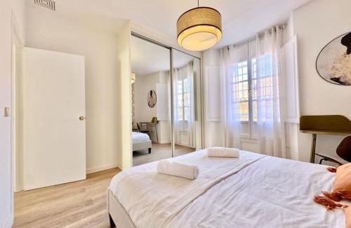 Perchel Norte Apartment | Spacious 3BD Central Málaga with 2BH & AC