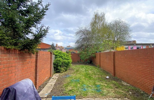 Balham House | Spacious 3BD Home with Private Garden, Balham