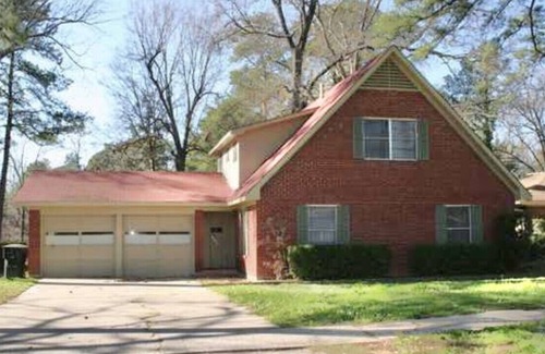 Shreveport House | Spacious 3Bedroom Home Perfect for Families & Remote Work w/views of Cross Lake