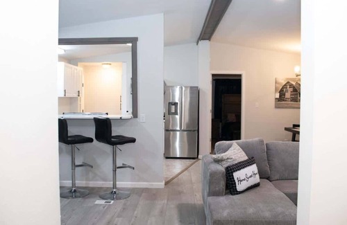Cotter House | Spacious 3BR Home, River Views & Pet-Friendly