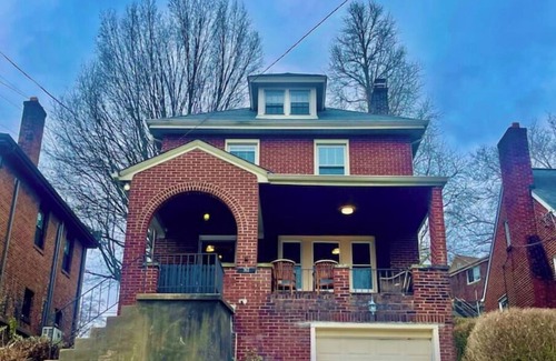 Mount Lebanon House | Spacious 3BR Home w/Movie Theater!nn