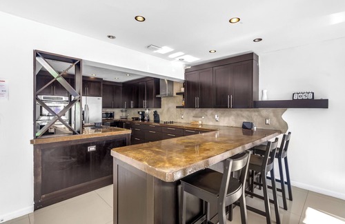 Golden Glades House | Spacious 3BR Home with Oversized Pool & Backyardn