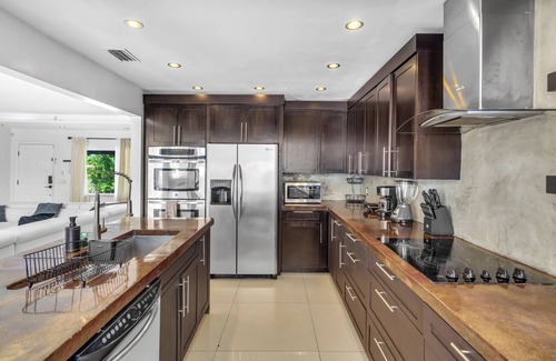 Golden Glades House | Spacious 3BR Home with Oversized Pool & Backyardn