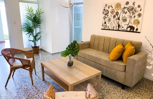 Loteria House | Spacious 3BR Oceanview house near el malecon