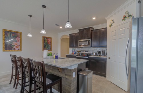 Fort Pierce House | Spacious 3BR residential near the beach (10 mins)