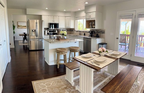 North Ogden House | Spacious 4 BD Mtn. Retreat with Stunning Views, Hot Tub, 75” TV, Kids Gym
