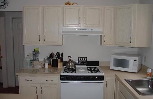Dingmans Ferry House | Spacious 4 bdrm w/sauna, pool table, Roku TV & Wi-Fi