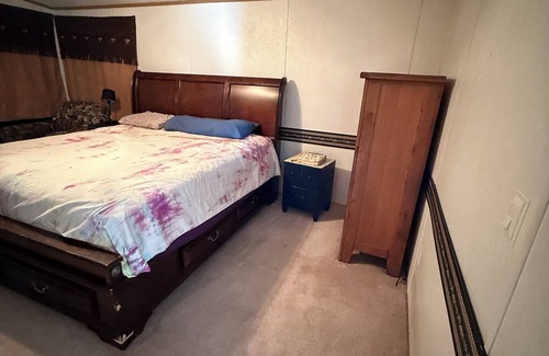 Kingsland House | Spacious 4-bebroom lakehouse in Kingsland with private boat ramp.