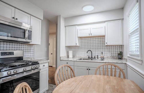 Frankfort House | Spacious 4 bed 1.5 bath home directly across Buffalo Trace Distillery.