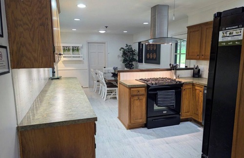 Columbia House | Spacious 4-bed home with king suites, near Riverbanks Zoo and downtown Columbia.