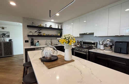 Huntington Beach House | Spacious 4-bedroom house with AC, WiFi in cool Huntington Beach