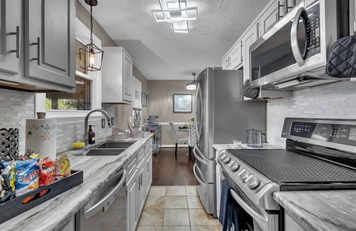 Hendersonville House | Spacious 4-bedroom house in gorgeous Hendersonville with AC, WiFi