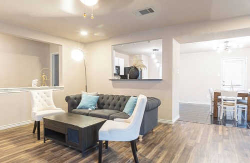 Grand Prairie House | Spacious 4-bedroom near Joe Pool Lake/AT&T/sixflags/Globe Life Field