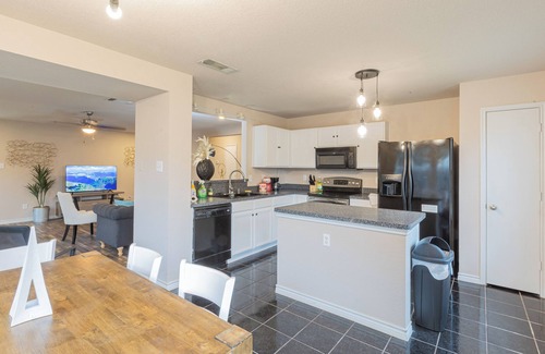 Grand Prairie House | Spacious 4-bedroom near Joe Pool Lake/AT&T/sixflags/Globe Life Field